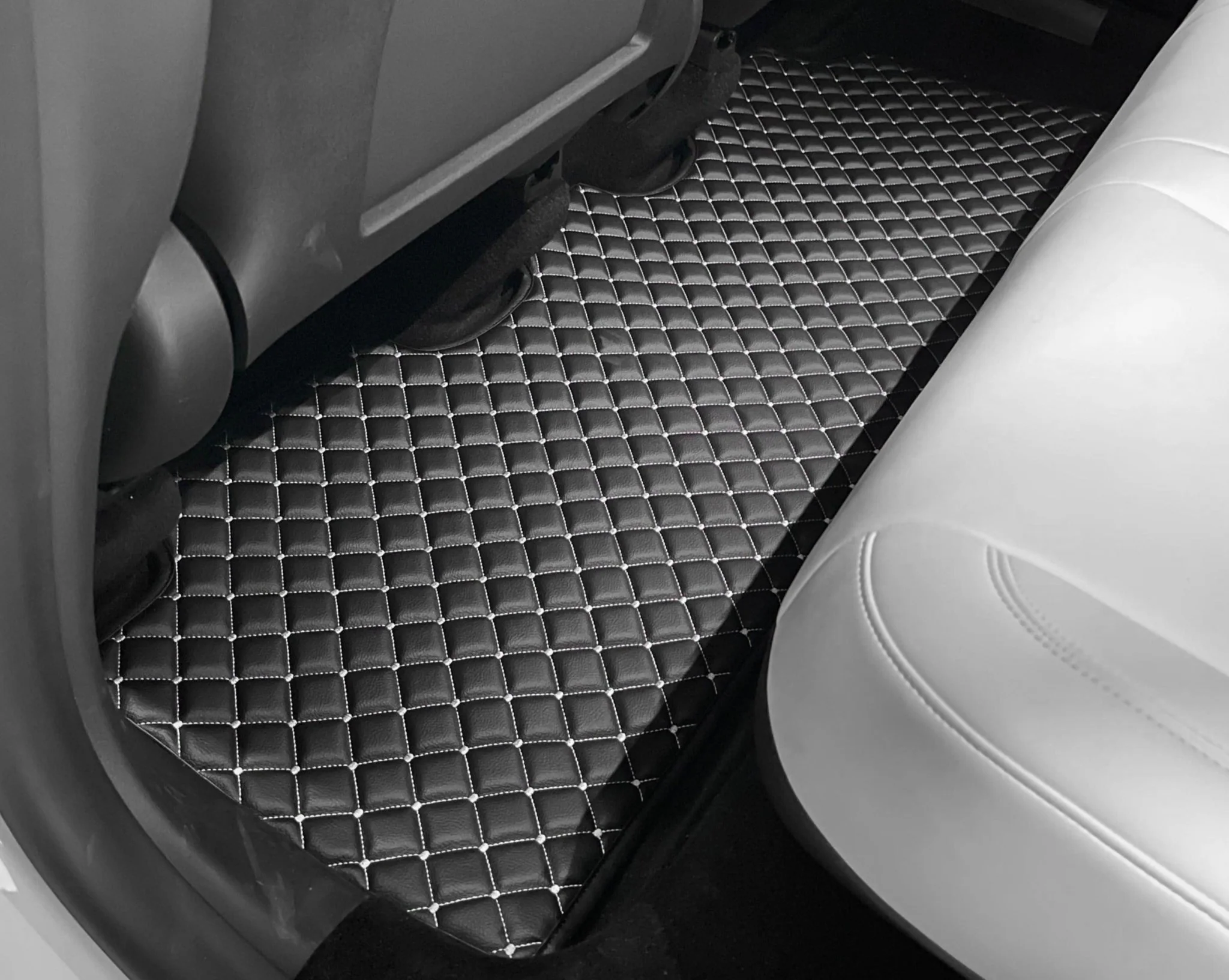 Floor Mats For Tesla Model Y 2020-2025 - Image 8